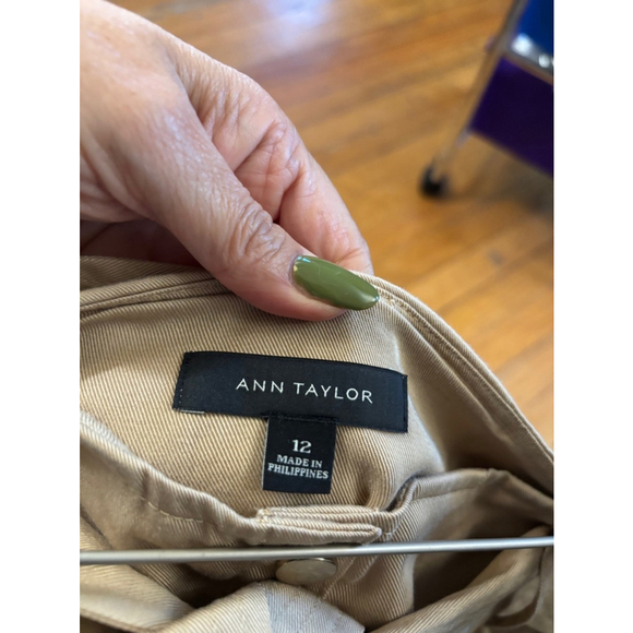 Women's Ann Taylor Skirt, Size 12, Beige - Picture 4 of 4
